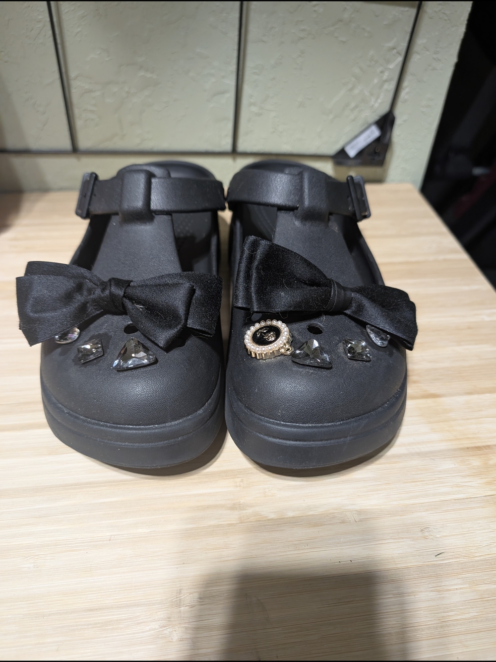 Crocs Women's Size 8 Mary Jane Style - Picture 7 of 7